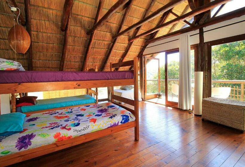 فندق صغير In The Green Backpackers