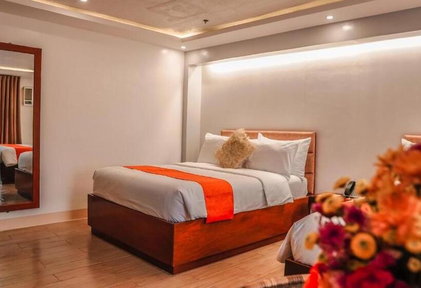 Aya Hotel & Residences