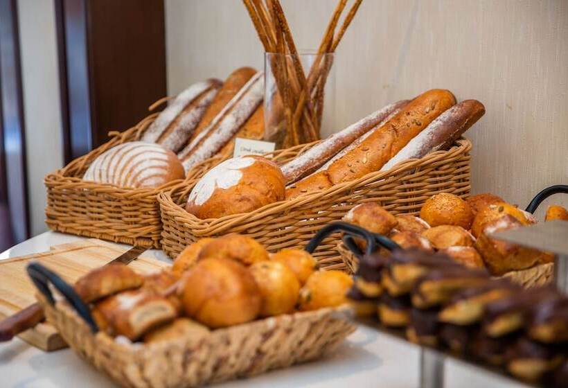 Badamdar Hotel And Residences