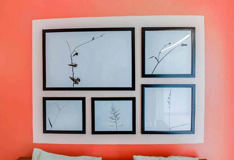 Home Hotel Sea Prince Suites