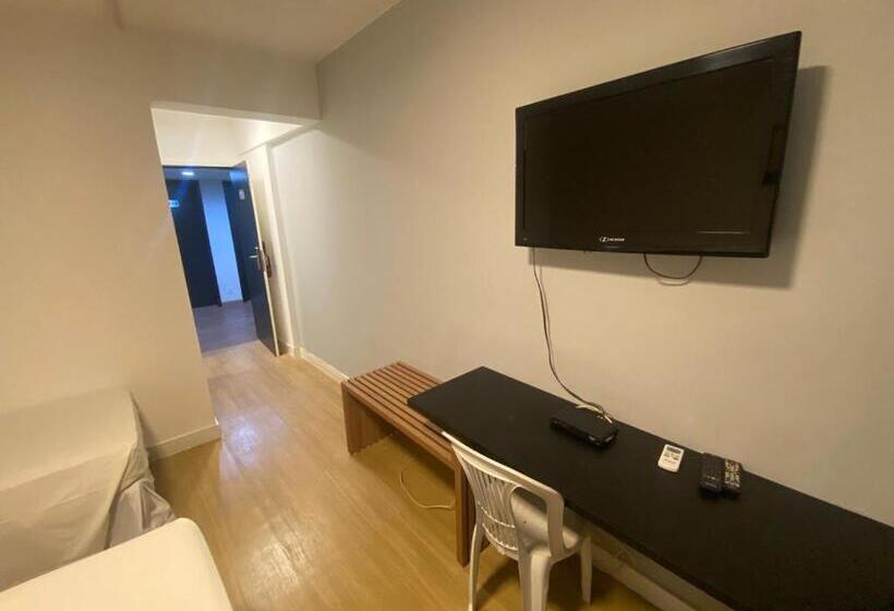 Отель Garvey Park