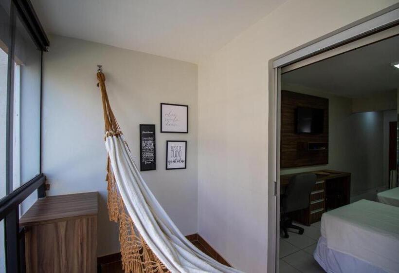 Отель Garvey Park