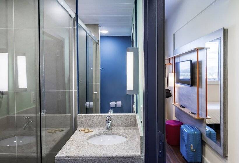 Отель Ibis Budget Pindamonhangaba