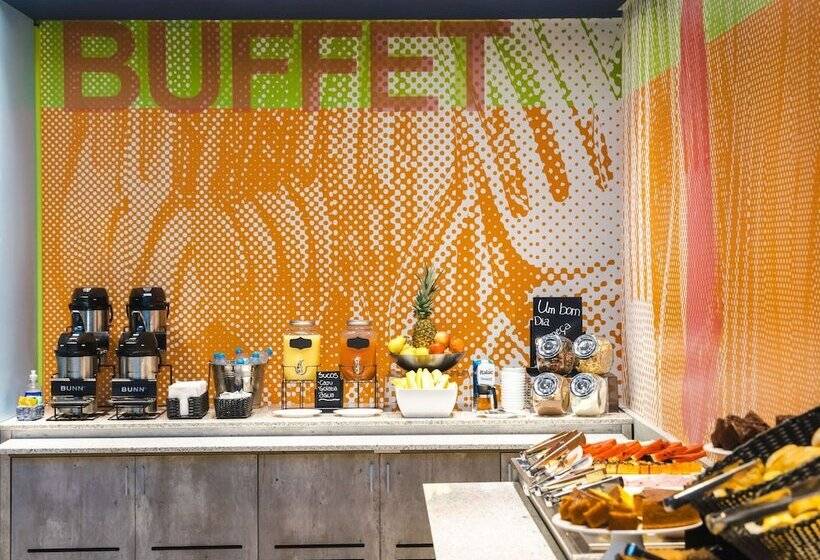 Отель Ibis Budget Pindamonhangaba