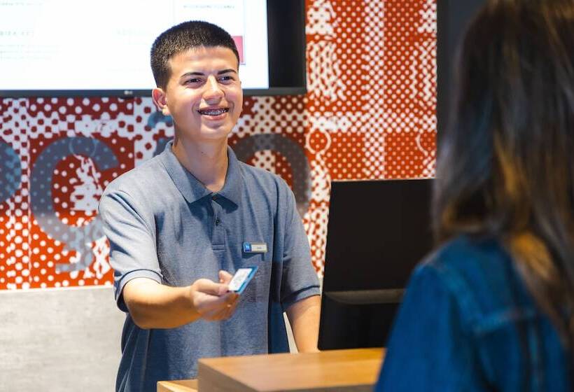 Отель Ibis Budget Pindamonhangaba