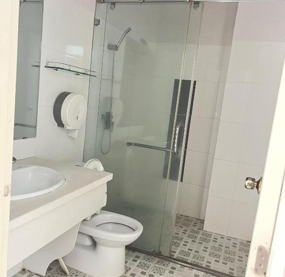 هتل Khach San Hoan Vu