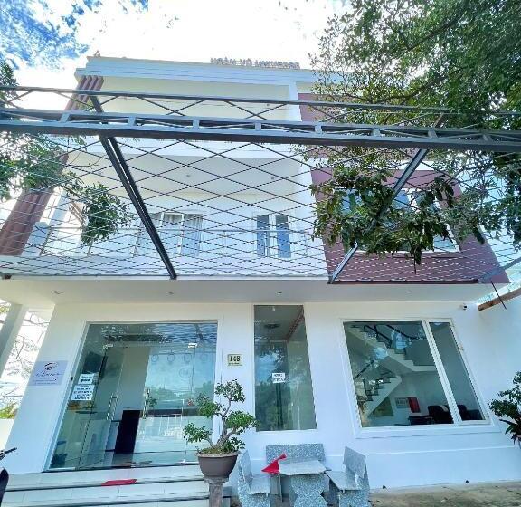 هتل Khach San Hoan Vu