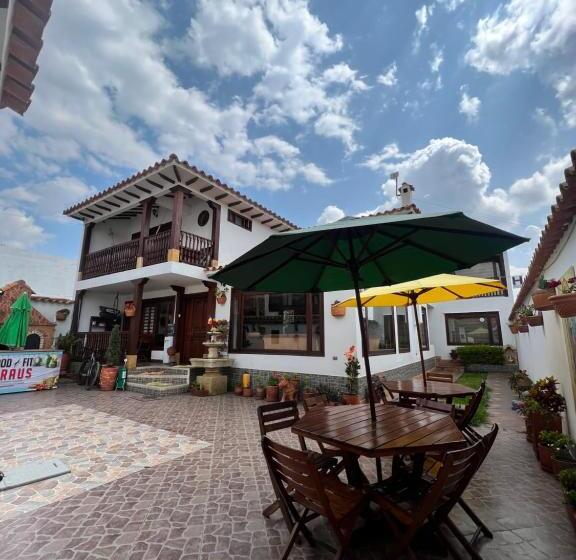 هتل La Casa De Las Flores Spa