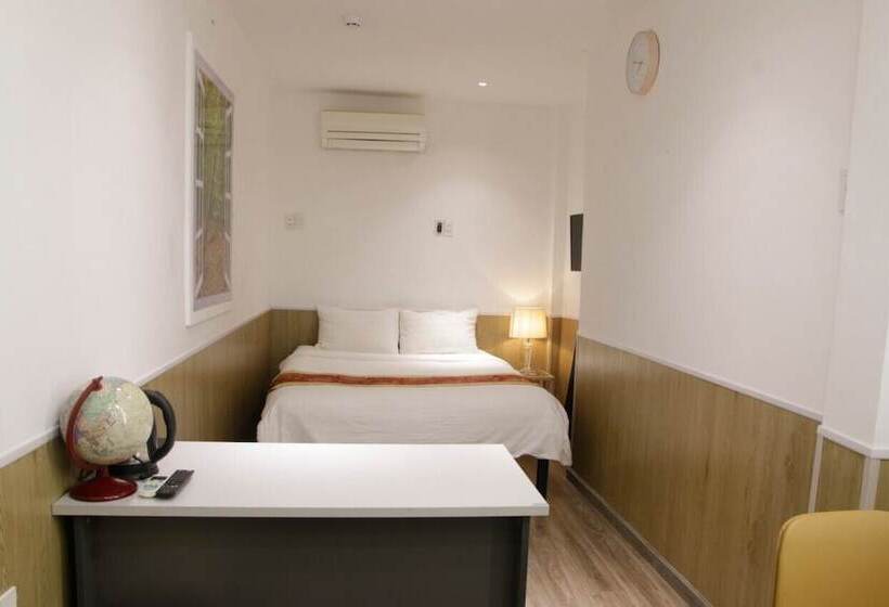 Language Exchange Hotel 3