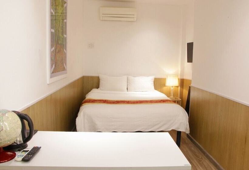 Language Exchange Hotel 3