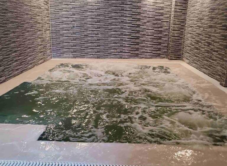 בית מלון כפרי Lotus Club Boutique