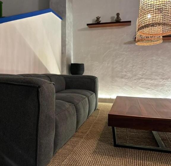 Отель Nativo Hostel Venecia