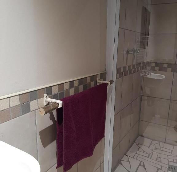 ホテル Ngwenkala Game Lodge And Safaris