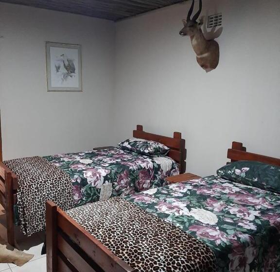 ホテル Ngwenkala Game Lodge And Safaris