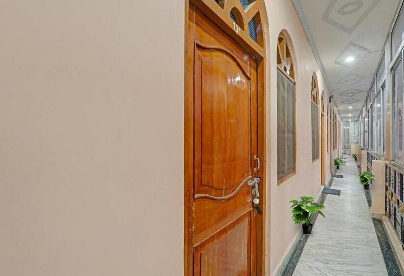 호텔 Oyo Flagship 70361 K R Residency