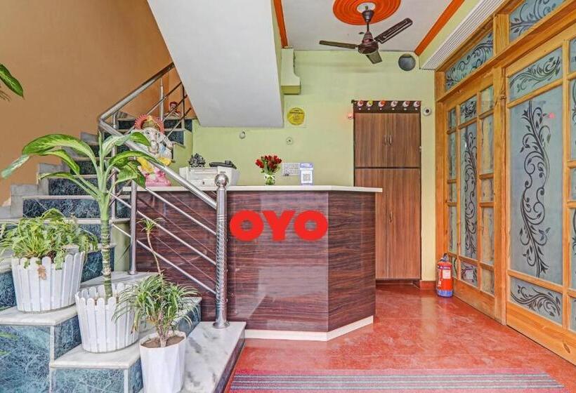 בית מלון כפרי Oyo Flagship 70361 K R Residency