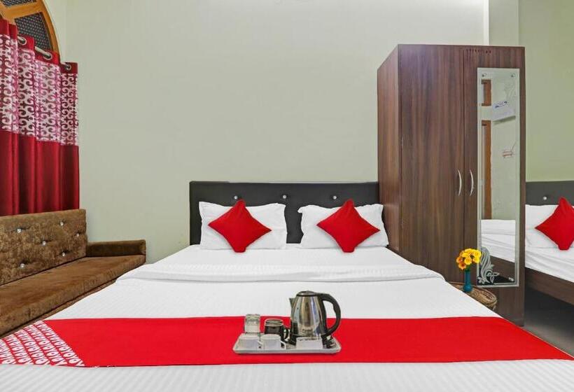בית מלון כפרי Oyo Flagship 70361 K R Residency