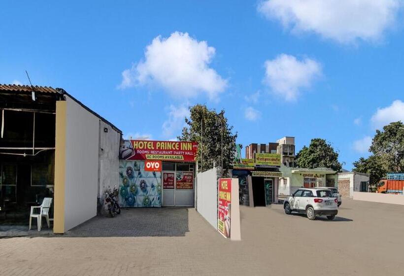 בית מלון כפרי Oyo Flagship  Prince In