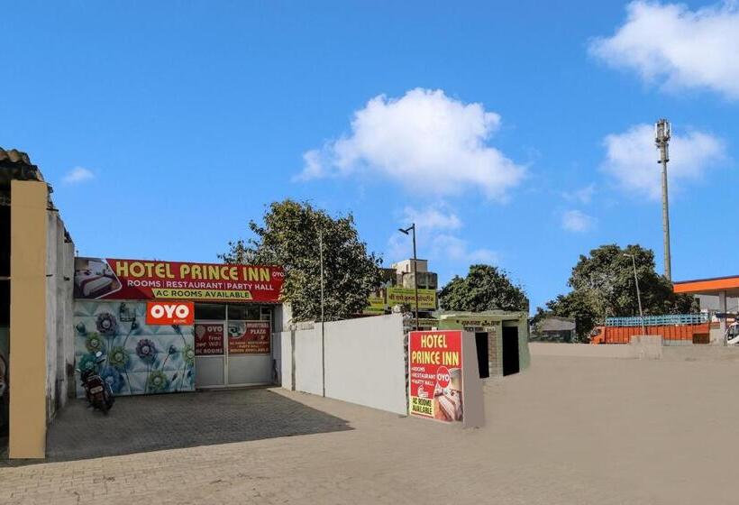 בית מלון כפרי Oyo Flagship  Prince In