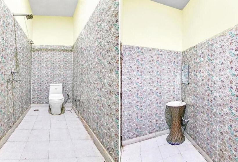 בית מלון כפרי Oyo Flagship  Prince In