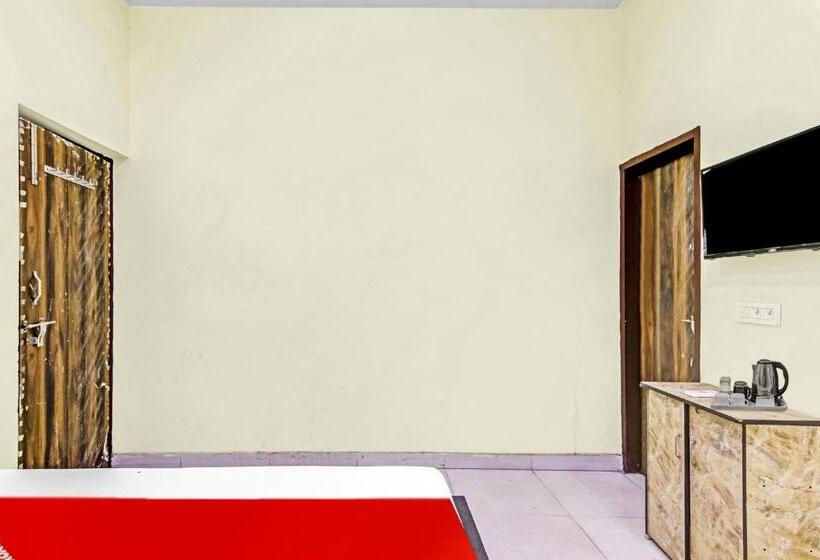 בית מלון כפרי Oyo Flagship  Prince In