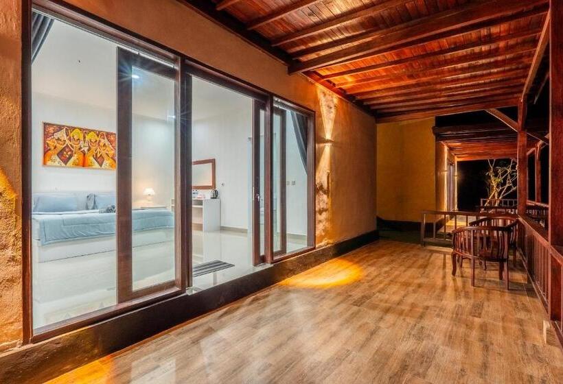 בית מלון כפרי Pini Sentana Village Nusa Penida