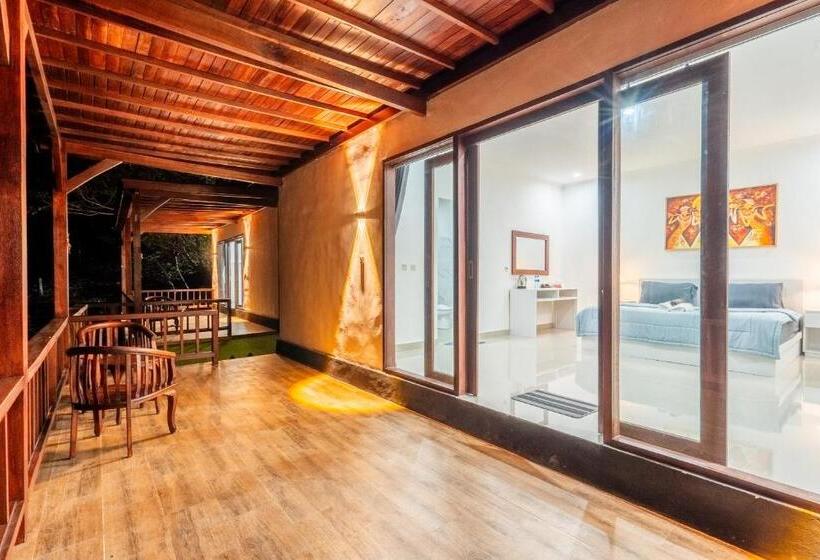 בית מלון כפרי Pini Sentana Village Nusa Penida