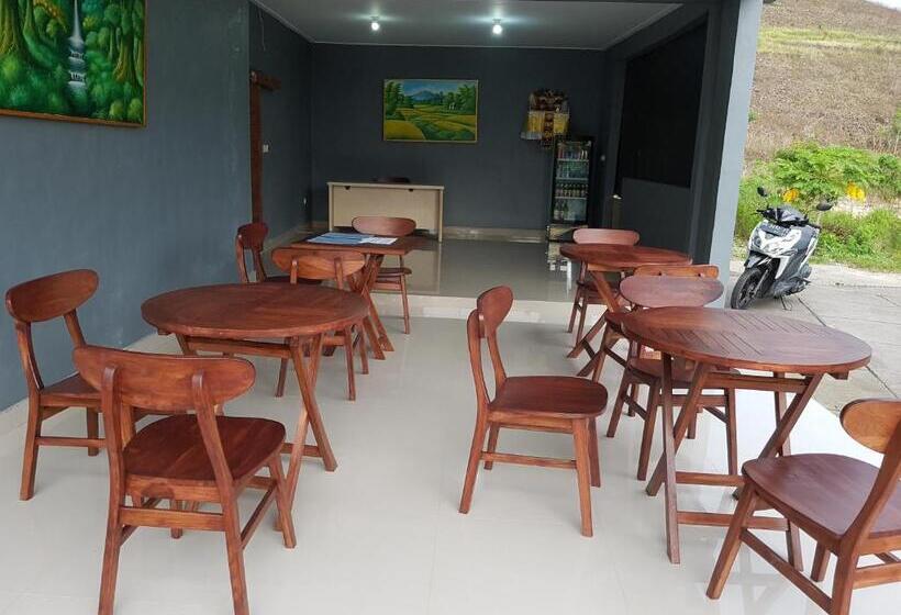 בית מלון כפרי Pini Sentana Village Nusa Penida