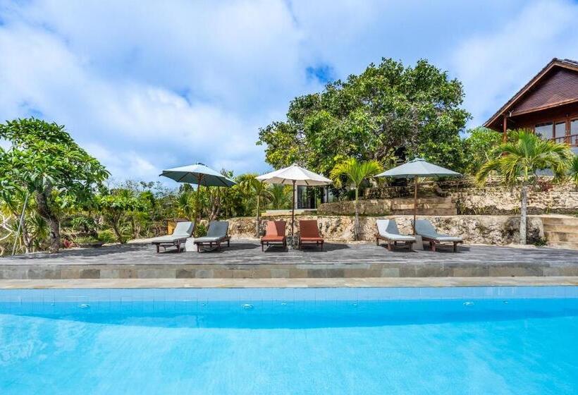 בית מלון כפרי Pini Sentana Village Nusa Penida