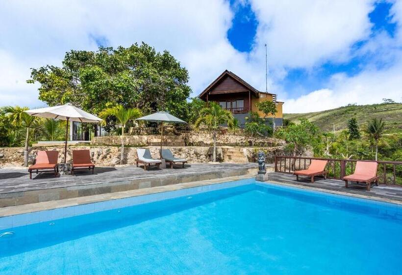 בית מלון כפרי Pini Sentana Village Nusa Penida