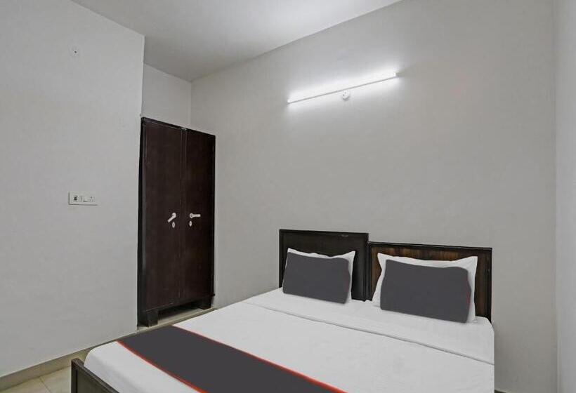 호텔 Spot On Mt White House