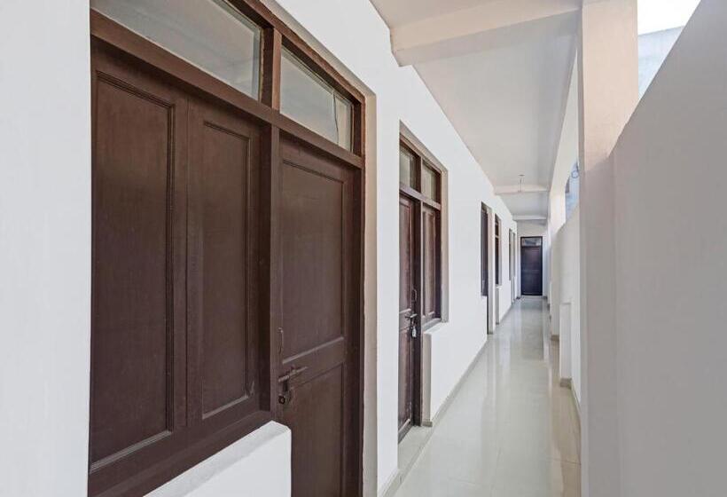 호텔 Spot On Mt White House