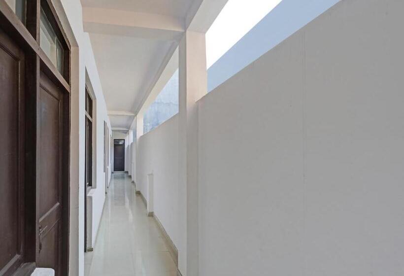 호텔 Spot On Mt White House