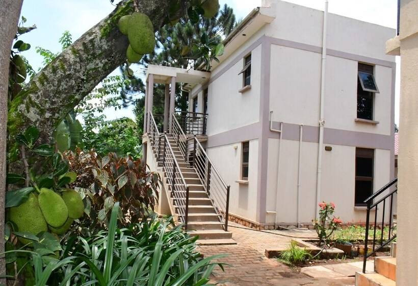 پانسیون Golden Cherries Guest House