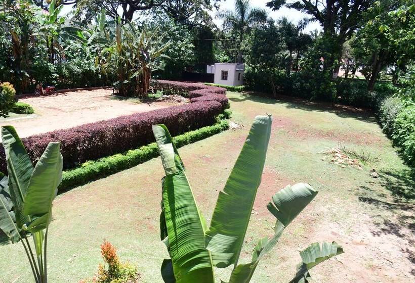 پانسیون Golden Cherries Guest House