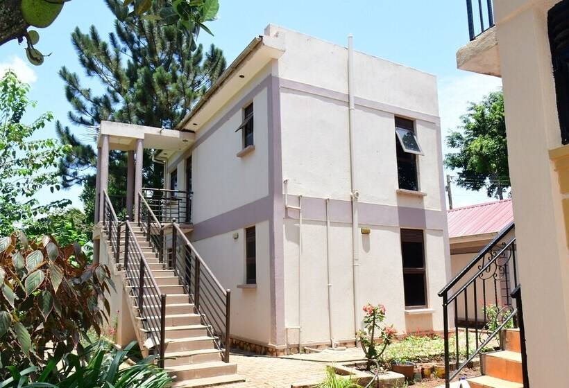 پانسیون Golden Cherries Guest House