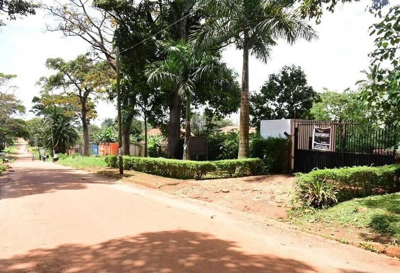 پانسیون Golden Cherries Guest House