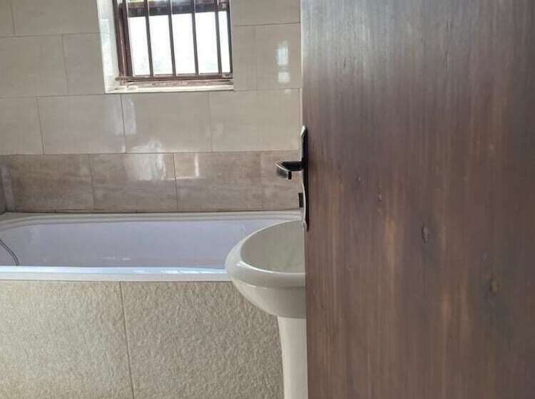 پانسیون Golden Cherries Guest House