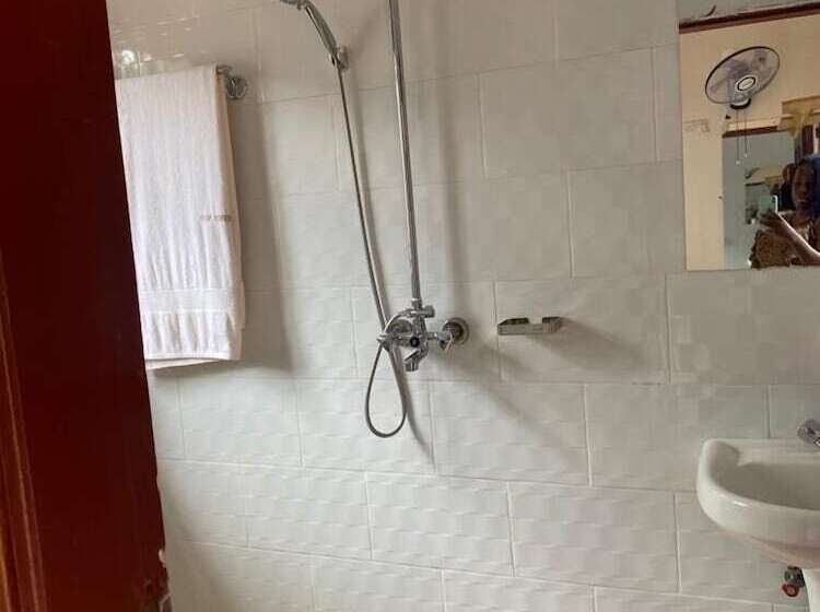 پانسیون Golden Cherries Guest House