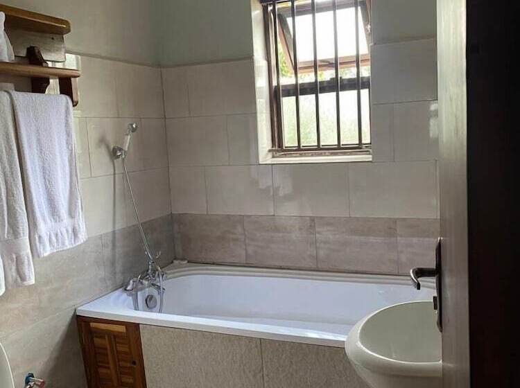 پانسیون Golden Cherries Guest House