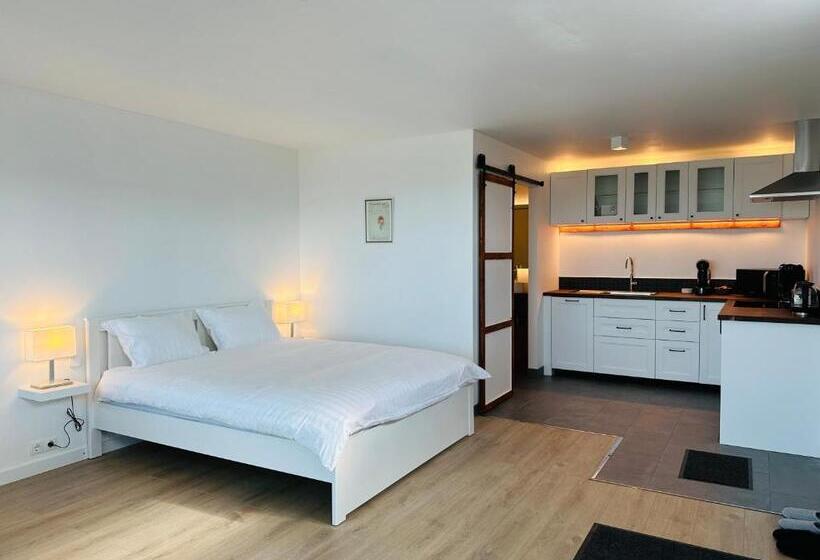 پانسیون Waterfront Fjord House