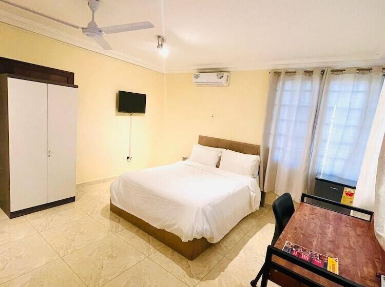 هتل Tallahassee Boulervard