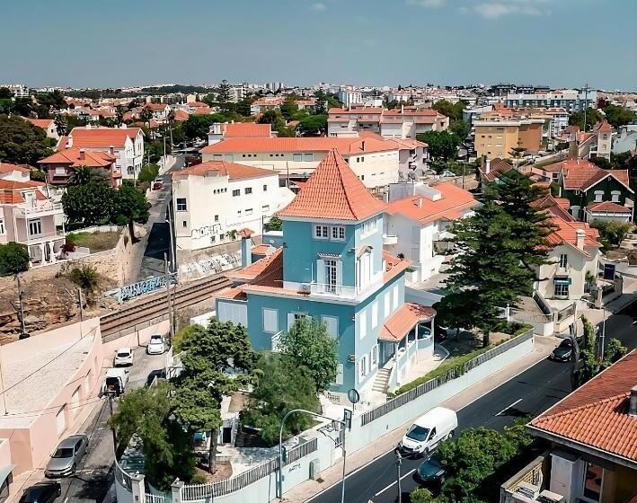 Общежитие Impact Beach House