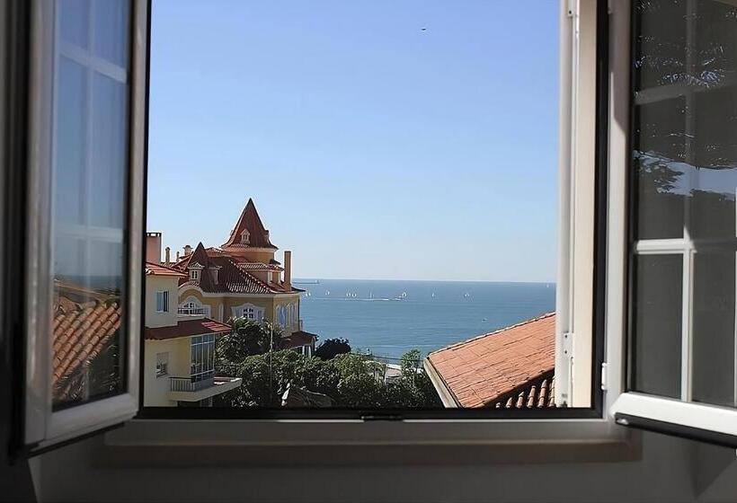 Общежитие Impact Beach House