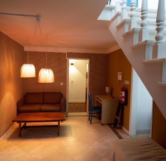 Общежитие Impact Beach House