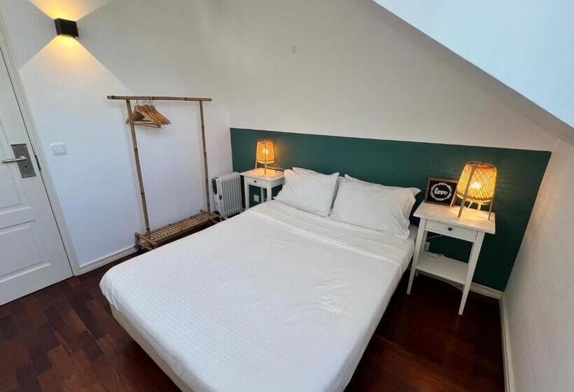 Общежитие Impact Beach House