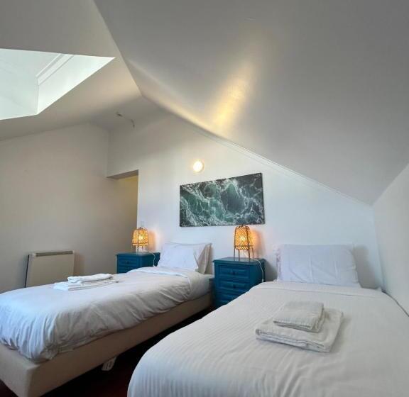 Общежитие Impact Beach House