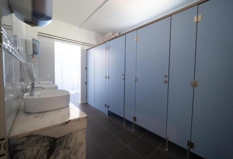 Общежитие Impact Beach House