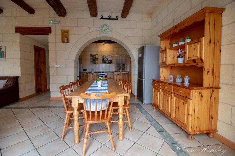 تختخواب و صبحانه Hibiscus