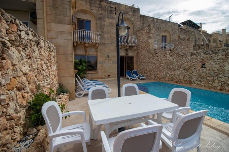 تختخواب و صبحانه Hibiscus